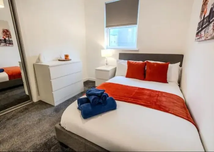 Central Location, Private Parking, Free Netflix